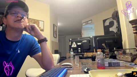 Snapshot of squirt_vip_room chatting on 24, 4, 2026 Roxy Day Mossimo Knight online show from 24, 4, 2026