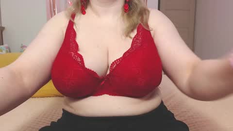 Snapshot of squirting_goddess4u chatting on 4, 4, 2026 Lily online show from 4, 4, 2026
