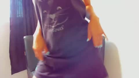 Snapshot of squirttati33 chatting on 19, 2, 2025 Tati online show from 19, 2, 2025