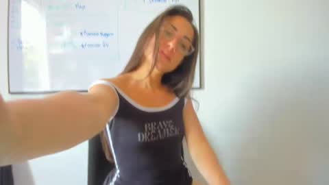 Snapshot of squirttati33 chatting on 14, 11, 2025 Tati online show from 14, 11, 2025