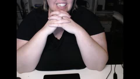 Snapshot of squirtymilfjess chatting on 20, 2, 2025 Messi Jessi online show from 20, 2, 2025