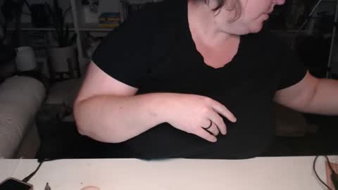 Snapshot of squirtymilfjess chatting on 11, 11, 2025 Messi Jessi online show from 11, 11, 2025