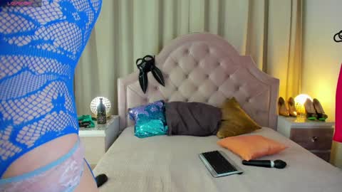 Snapshot of squirtymom chatting on 19, 1, 2025 Alisa online show from 19, 1, 2025