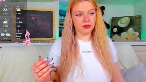 Snapshot of sqwrtg chatting on 27, 3, 2026 sqwrtg online show from 27, 3, 2026