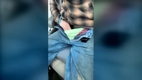 Snapshot of sqzxriehlqqw chatting on 6, 2, 2026 Luv2Cum4u online show from 6, 2, 2026