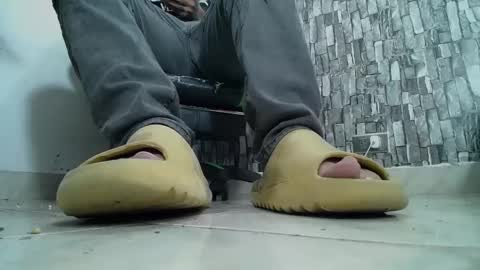 Snapshot of srfindomfeet_ chatting on 21, 1, 2025 sr master cum its my old account online show from 21, 1, 2025