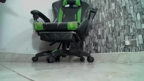 Snapshot of srfindomfeet_ chatting on 1, 2, 2025 sr master cum its my old account online show from 1, 2, 2025
