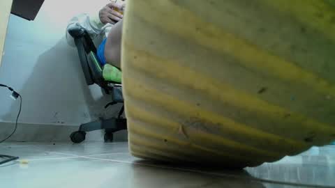 Snapshot of srfindomfeet_ chatting on 13, 2, 2025 sr master cum its my old account online show from 13, 2, 2025