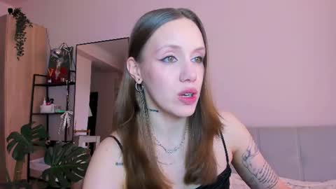 Snapshot of sshawty chatting on 10, 6, 2026 Anni if Im offline for a long time Im depressed feel free to support me offline online show from 10, 6, 2026