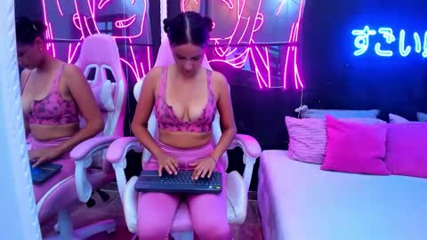 Snapshot of staarlightt chatting on 24, 9, 2025 staarlightt online show from 24, 9, 2025