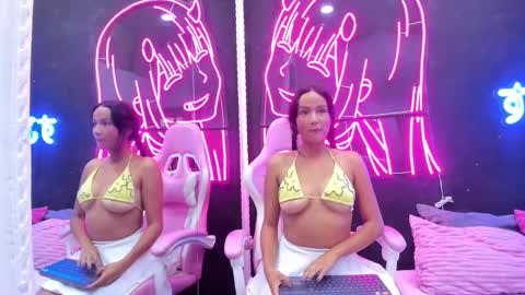 Snapshot of staarlightt chatting on 4, 10, 2025 staarlightt online show from 4, 10, 2025