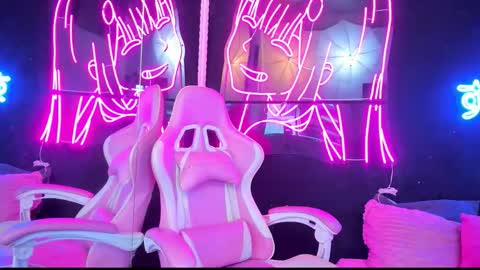 Snapshot of staarlightt chatting on 13, 10, 2025 staarlightt online show from 13, 10, 2025