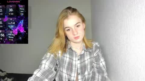 Snapshot of stacey_brow chatting on 23, 3, 2026 stacey online show from 23, 3, 2026