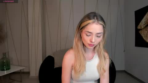 Stacy Woods online show from 11, 5, 2026