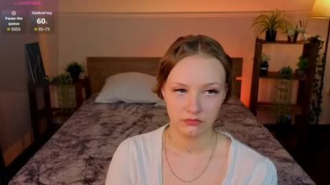 Snapshot of staceyyjones chatting on 27, 4, 2026 Stacey online show from 27, 4, 2026