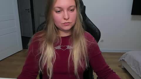 Snapshot of stacy_miraclee chatting on 17, 12, 2025 Stacy online show from 17, 12, 2025