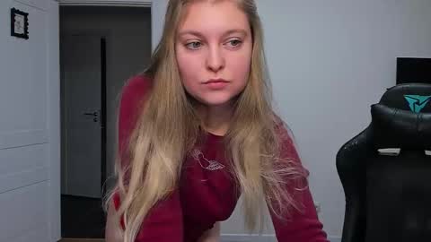 Snapshot of stacy_miraclee chatting on 18, 12, 2025 Stacy online show from 18, 12, 2025