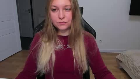 Snapshot of stacy_miraclee chatting on 19, 12, 2025 Stacy online show from 19, 12, 2025