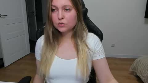 Snapshot of stacy_miraclee chatting on 4, 2, 2026 Stacy online show from 4, 2, 2026