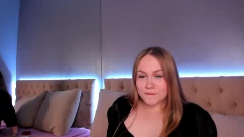 Snapshot of stacy_moorexx chatting on 1, 5, 2026 STACY online show from 1, 5, 2026