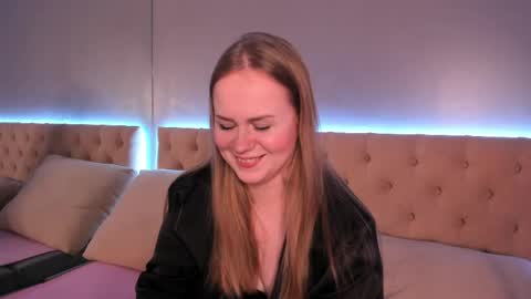 Snapshot of stacy_moorexx chatting on 5, 5, 2026 STACY online show from 5, 5, 2026