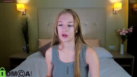 Stacy Mon Tue Wed Thu Fri Sun GMT GMT 3 1000am - 0400pm  online show from 15, 9, 2025