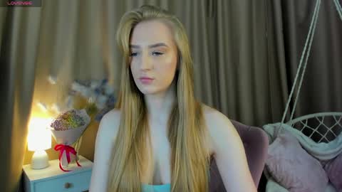 Snapshot of stacy_riiver chatting on 8, 4, 2026 Stacy Mon Tue Wed Thu Fri Sun GMT GMT 3 1000am - 0400pm online show from 8, 4, 2026