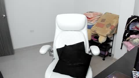 Zulma Yisset online show from 25, 1, 2025