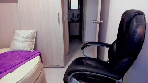 Snapshot of stacyconner chatting on 14, 4, 2026 Stacy Conner online show from 14, 4, 2026