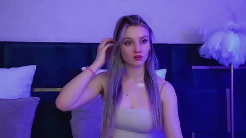 Snapshot of stacyevancesss chatting on 22, 11, 2025 StacyEvances online show from 22, 11, 2025