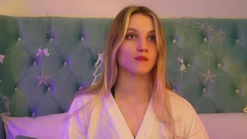 Snapshot of stacyevancesss chatting on 18, 12, 2025 StacyEvances online show from 18, 12, 2025