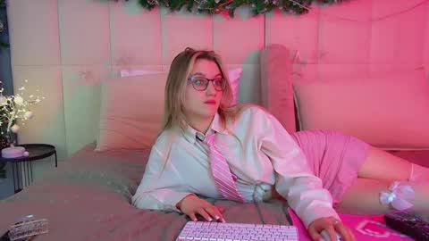 Snapshot of stacyevancesss chatting on 22, 12, 2025 StacyEvances online show from 22, 12, 2025