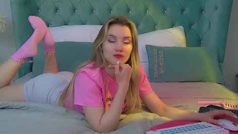 Snapshot of stacyevancesss chatting on 17, 1, 2026 StacyEvances online show from 17, 1, 2026