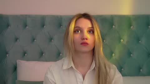 Snapshot of stacyevancesss chatting on 3, 2, 2026 StacyEvances online show from 3, 2, 2026