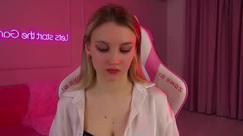 Snapshot of stacyevancesss chatting on 21, 2, 2026 StacyEvances online show from 21, 2, 2026