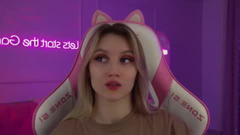 Snapshot of stacyevancesss chatting on 2, 3, 2026 StacyEvances online show from 2, 3, 2026