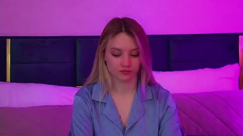 Snapshot of stacyevancesss chatting on 6, 3, 2026 StacyEvances online show from 6, 3, 2026