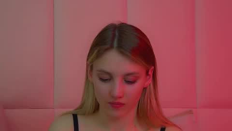 Snapshot of stacyevancesss chatting on 11, 3, 2026 StacyEvances online show from 11, 3, 2026