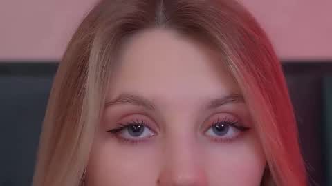 Snapshot of stacyevancesss chatting on 21, 3, 2026 StacyEvances online show from 21, 3, 2026