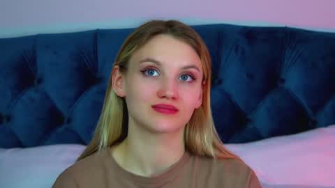 Snapshot of stacyevancesss chatting on 24, 4, 2026 StacyEvances online show from 24, 4, 2026