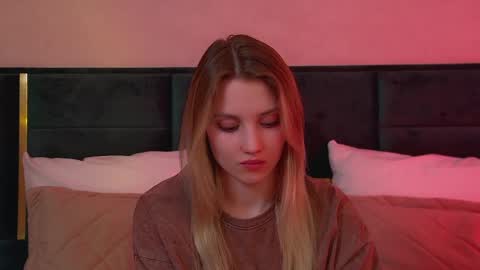 Snapshot of stacyevancesss chatting on 25, 4, 2026 StacyEvances online show from 25, 4, 2026