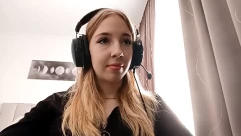 Mila online show from 15, 2, 2026