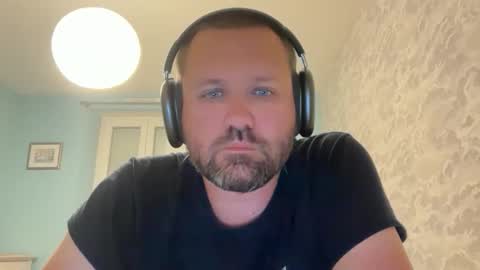 Snapshot of stadtneurotiker chatting on 17, 5, 2026 Peter online show from 17, 5, 2026
