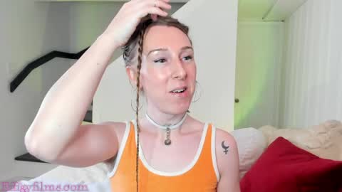 Snapshot of starduvall chatting on 22, 4, 2026 Star Deluge online show from 22, 4, 2026