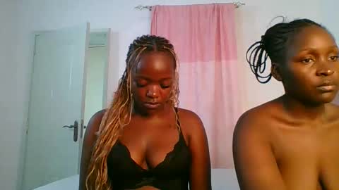 Snapshot of stargirl_lia chatting on 4, 5, 2026 lia online show from 4, 5, 2026