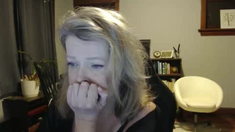 Snapshot of starrynight1 chatting on 2, 5, 2026 Starrynight1 online show from 2, 5, 2026