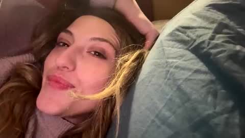 Snapshot of starving4cock chatting on 20, 12, 2025 Starving4cock online show from 20, 12, 2025