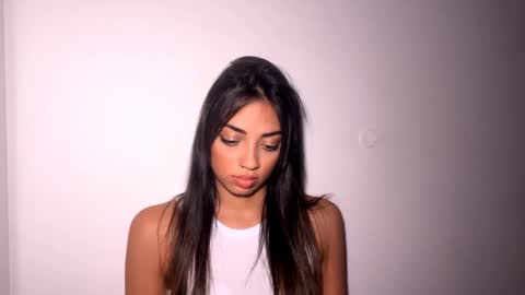 Mia online show from 1, 4, 2026
