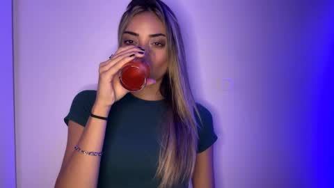 Mia online show from 23, 4, 2026