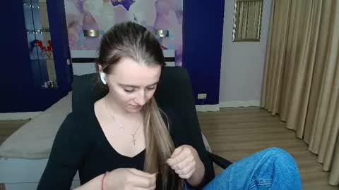 Snapshot of stasystew chatting on 9, 10, 2025 StasyStew online show from 9, 10, 2025